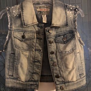 Hot Kiss - Sleeveless Jean Jacket